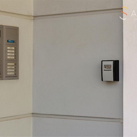 Akali Apartment Airport By Airstay Spáta Екстериор снимка