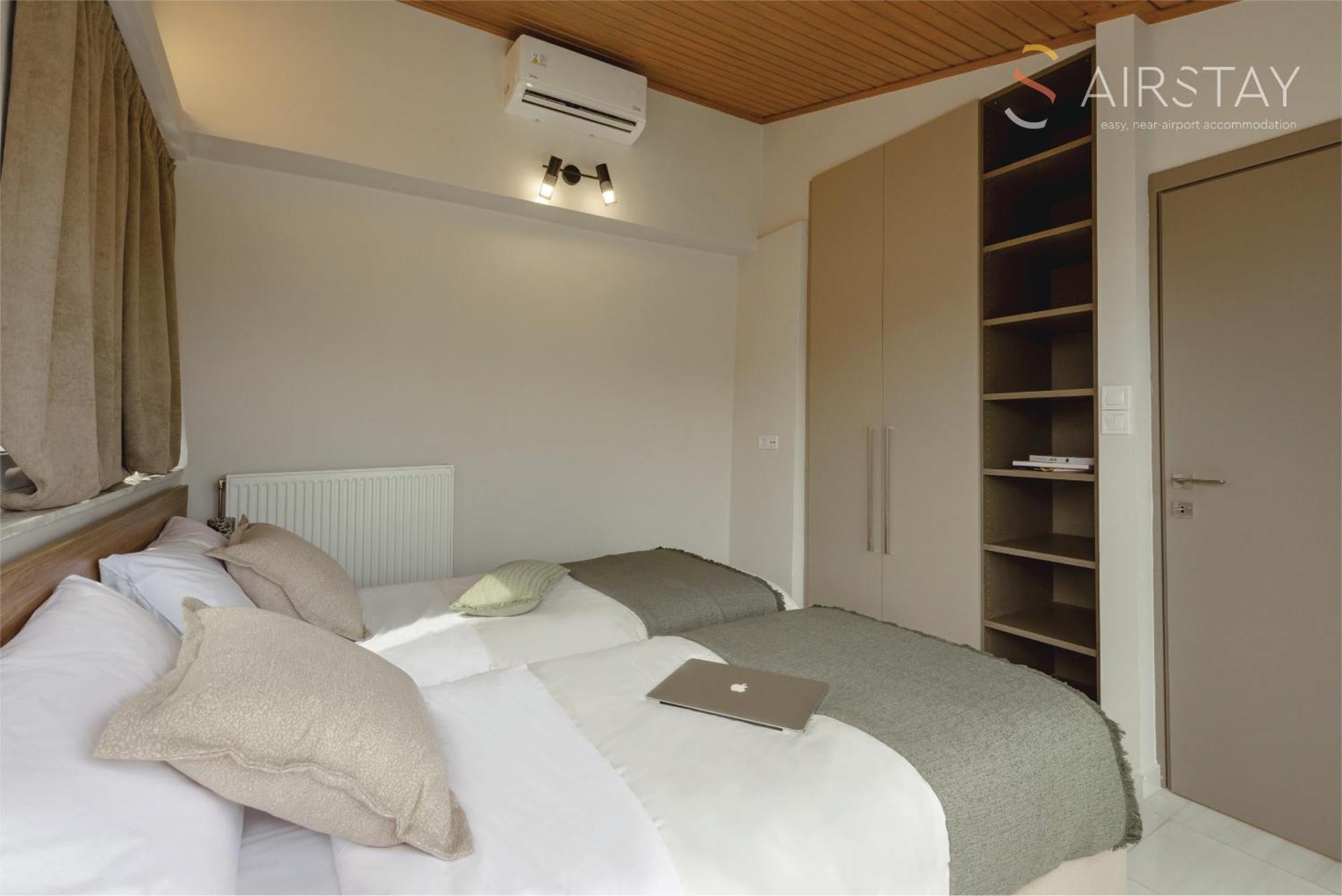 Akali Apartment Airport By Airstay Spáta Екстериор снимка